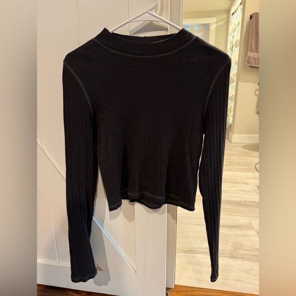 American Eagle Black Long Sleeve Shirt Size Medium - Picture 1 of 3